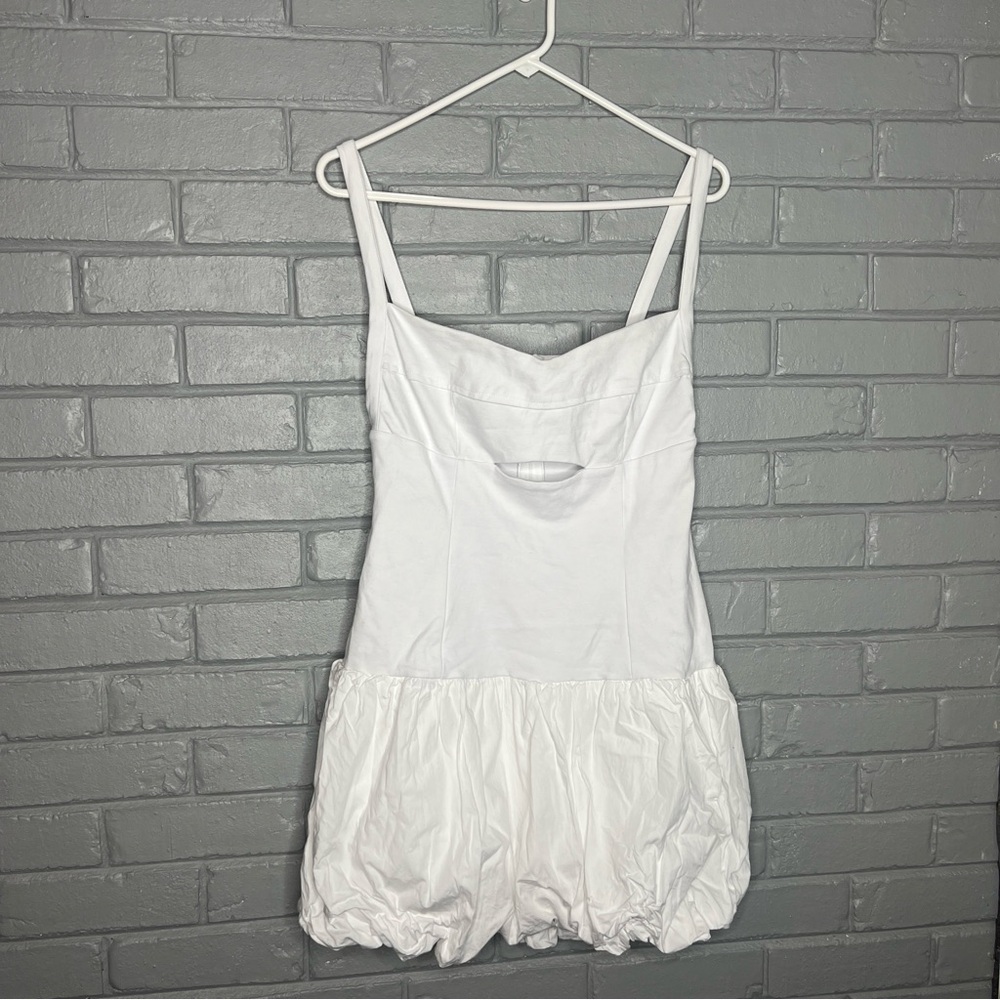 iris White Bubble Hem Dress with Sweetheart Neckline